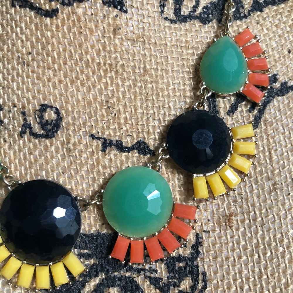 Multicolored statement necklace - Picture 3 of 4